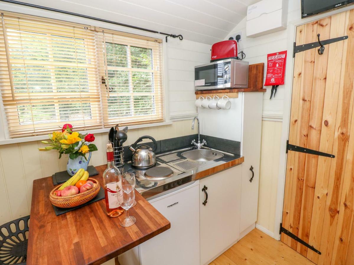 Shepherds Hut - The Crook Milford Haven Luaran gambar
